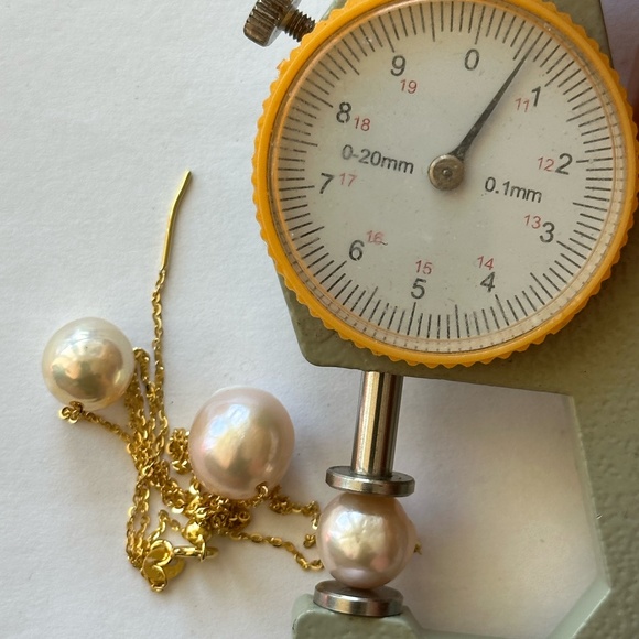 3 Cultured Pearls Floating on 14K Yellow Gold over 925 Silver Chain-Adjustable - Picture 10 of 11